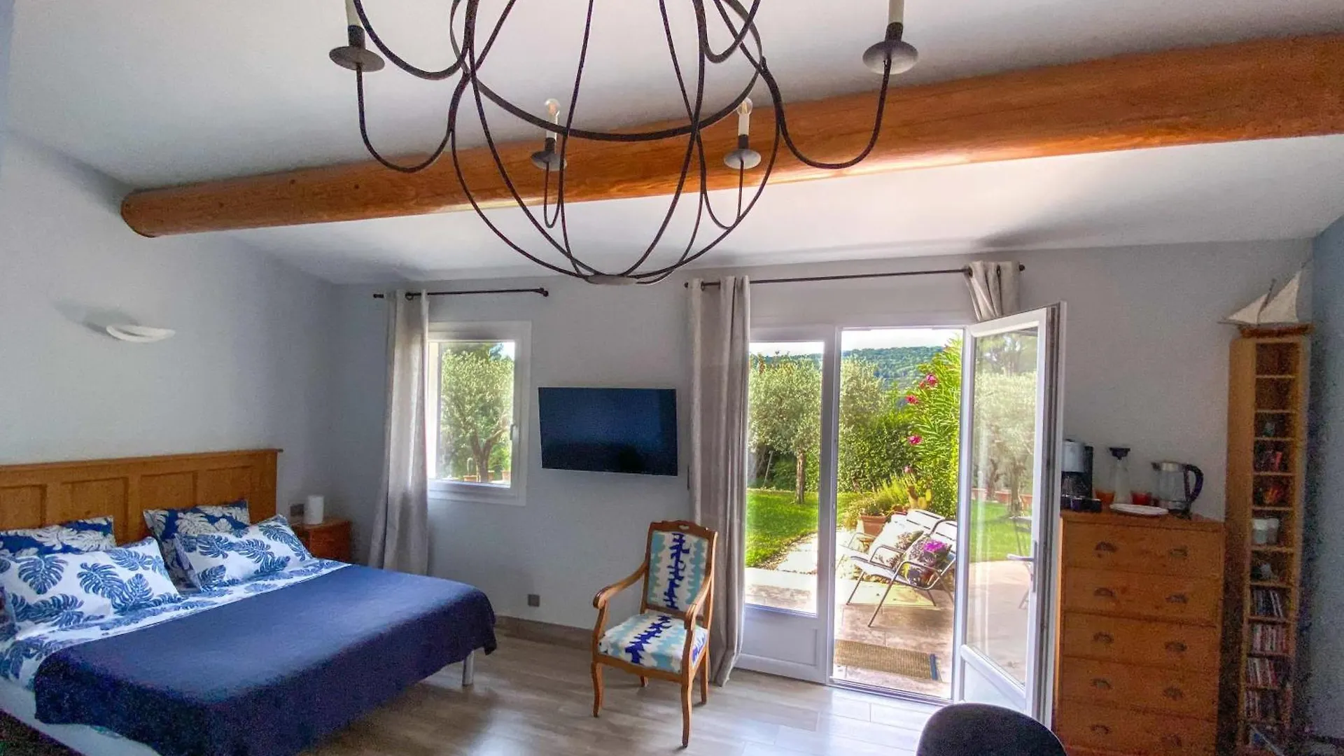 La Chamade Grande Chambre B&B Independante Ventabren Francia