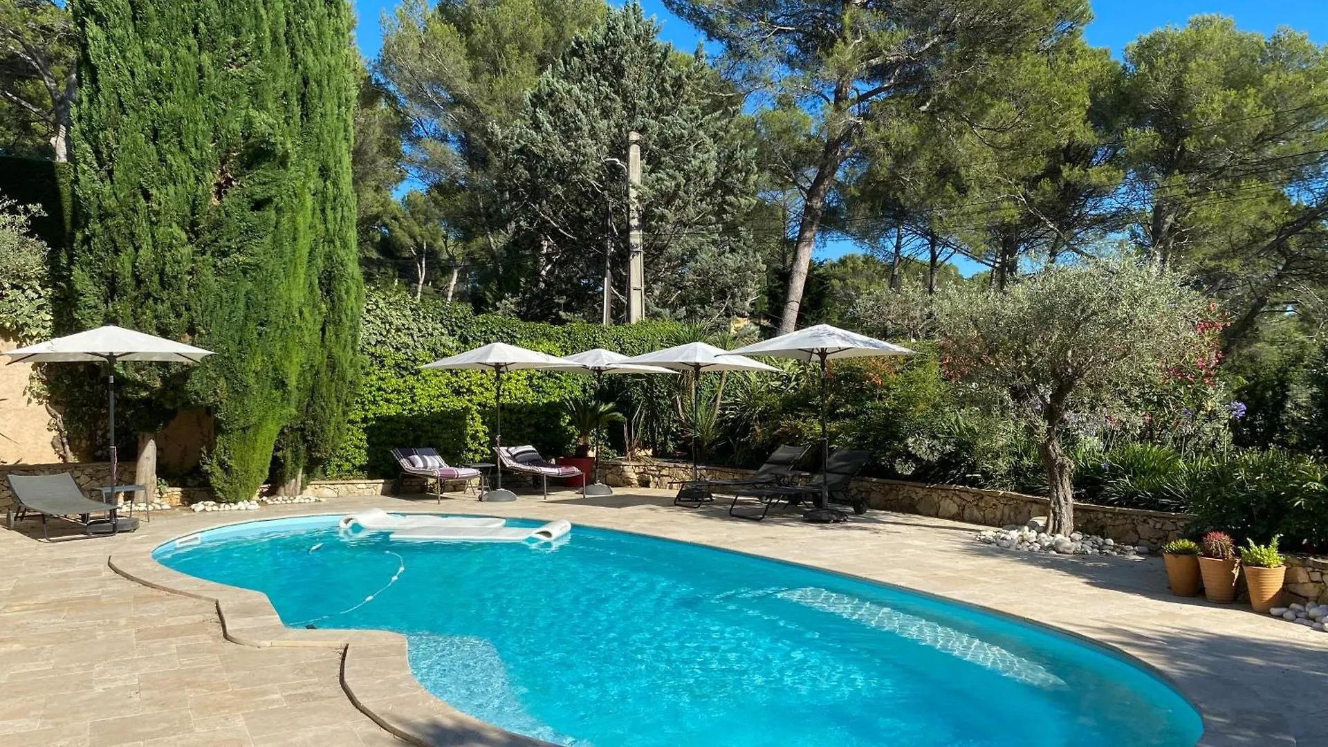 La Chamade Grande Chambre B&B Independante Ventabren 0*,  Francia